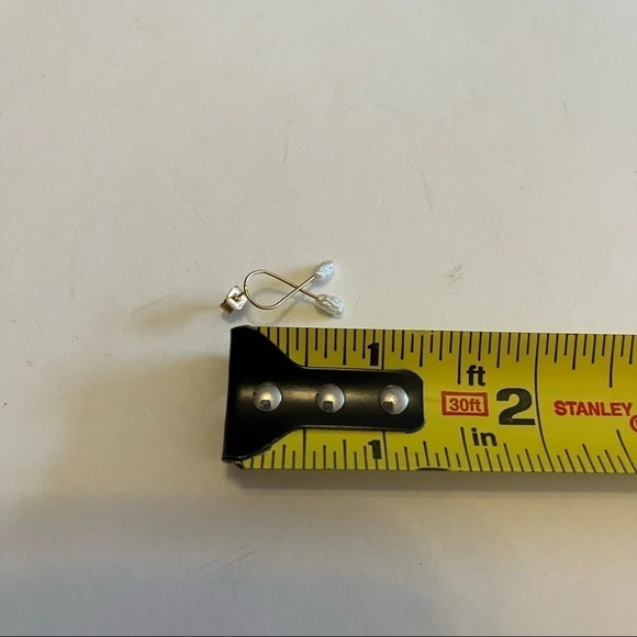 Mother of Pearl 14k Gold Italy Earrings Ribbon Shape Dainty Small - Picture 7 of 7